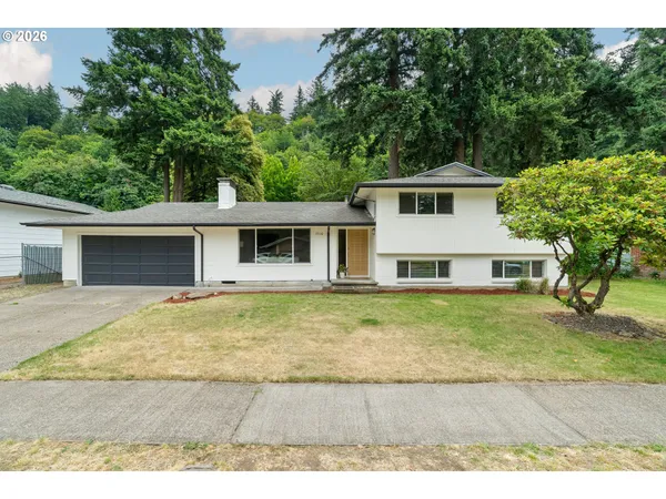 $549,900 | 15116 Southeast Gladstone Drive, Portland, OR 97236