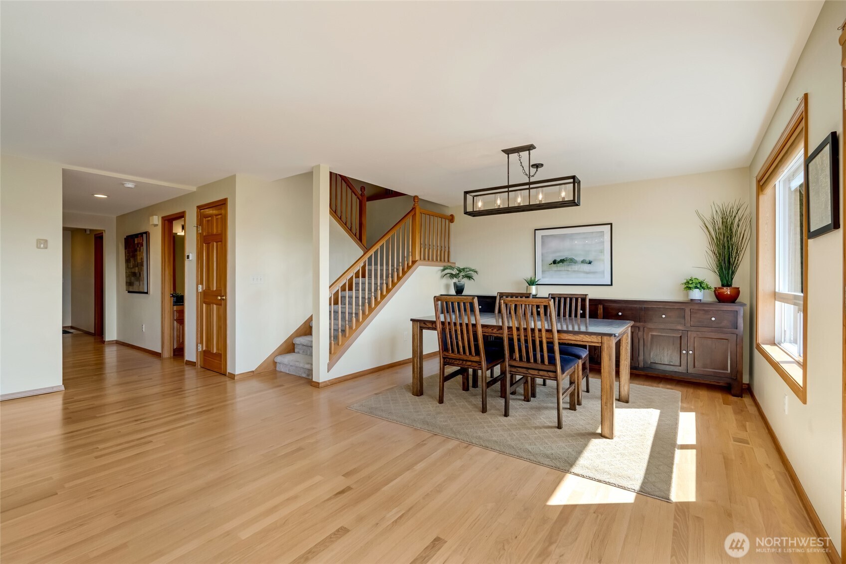 4920 Seahurst Avenue Everett, WA 98203 - Photo 21 of 39 a view of a livingroom with furniture and wooden floor