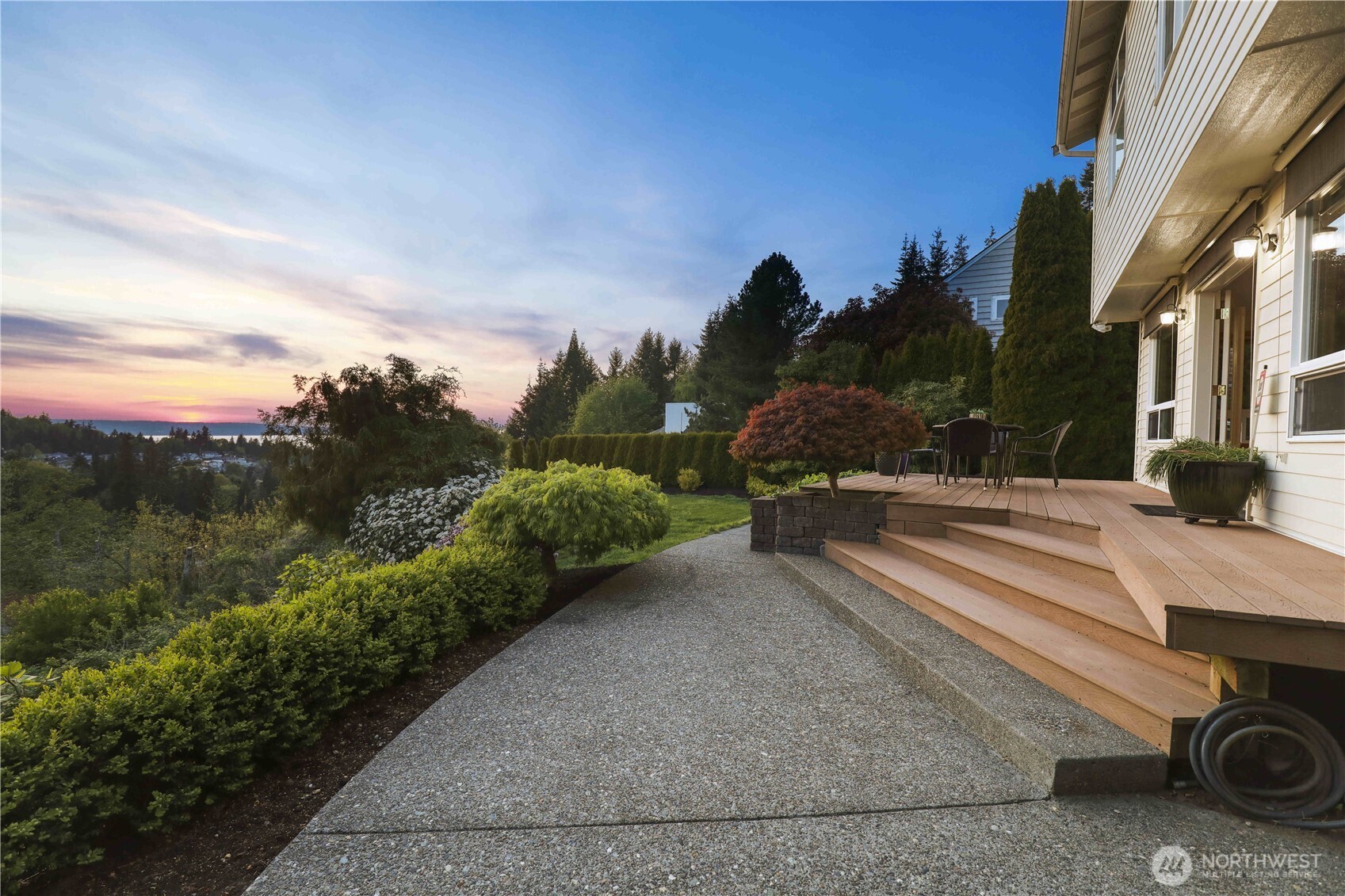 4920 Seahurst Avenue Everett, WA 98203 - Photo 36 of 39 a view of a street with a building in the background