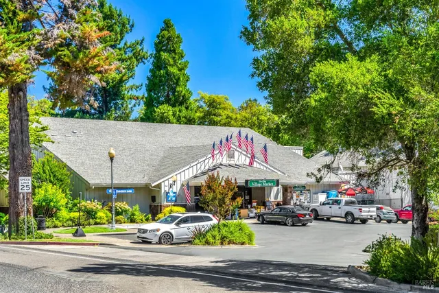 $1,895,000 | 4920 Warm Springs Road, Glen Ellen, CA 95442