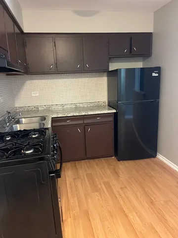 $1,300 | 8817 South Roberts Road, Unit 7, Hickory Hills, IL 60457