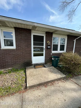 $995 | 612 Oak Street, Old Forge, PA 18518