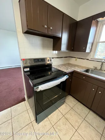 $995 | 612 Oak Street, Unit 3, Old Forge, PA 18518