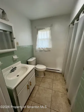 $995 | 612 Oak Street, Unit 3, Old Forge, PA 18518