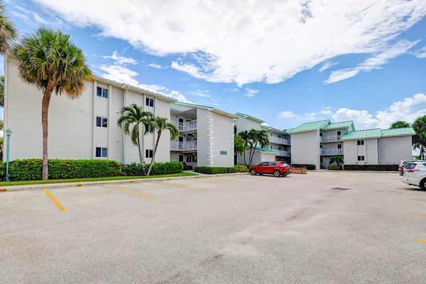 $1,850 | 2400 South Ocean Drive, Unit 111, Fort Pierce, FL 34949