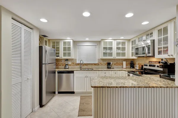 $1,850 | 2400 South Ocean Drive, Unit 111, Fort Pierce, FL 34949