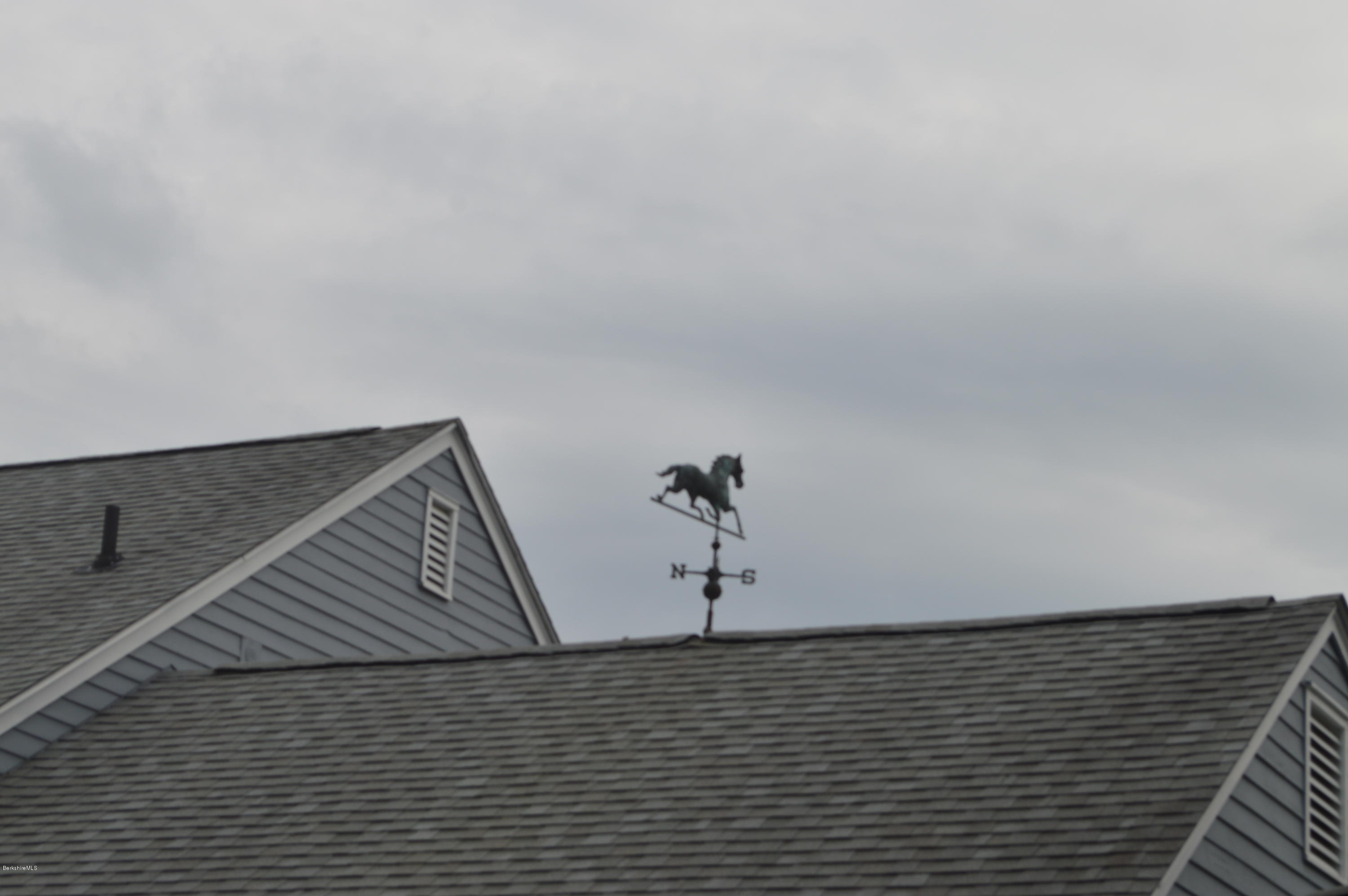 131 Granville Road Southwick, MA 01077 - Photo 4 of 37 Weathervale