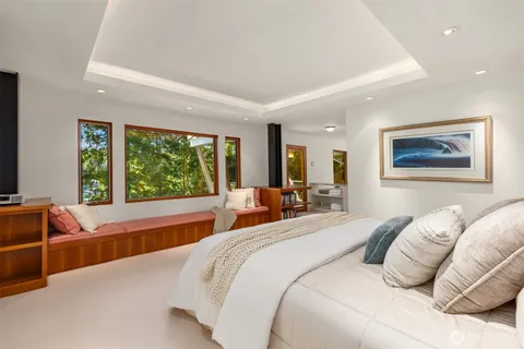 $3,295,000 | 11515 Blue Heron Lane Northeast, Bainbridge Island, WA 98110