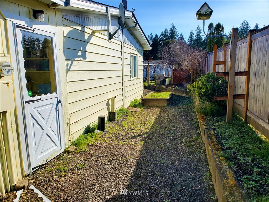 5 Holly Road Shelton, WA 98584 - Photo 3 of 28 Gallery Image 3