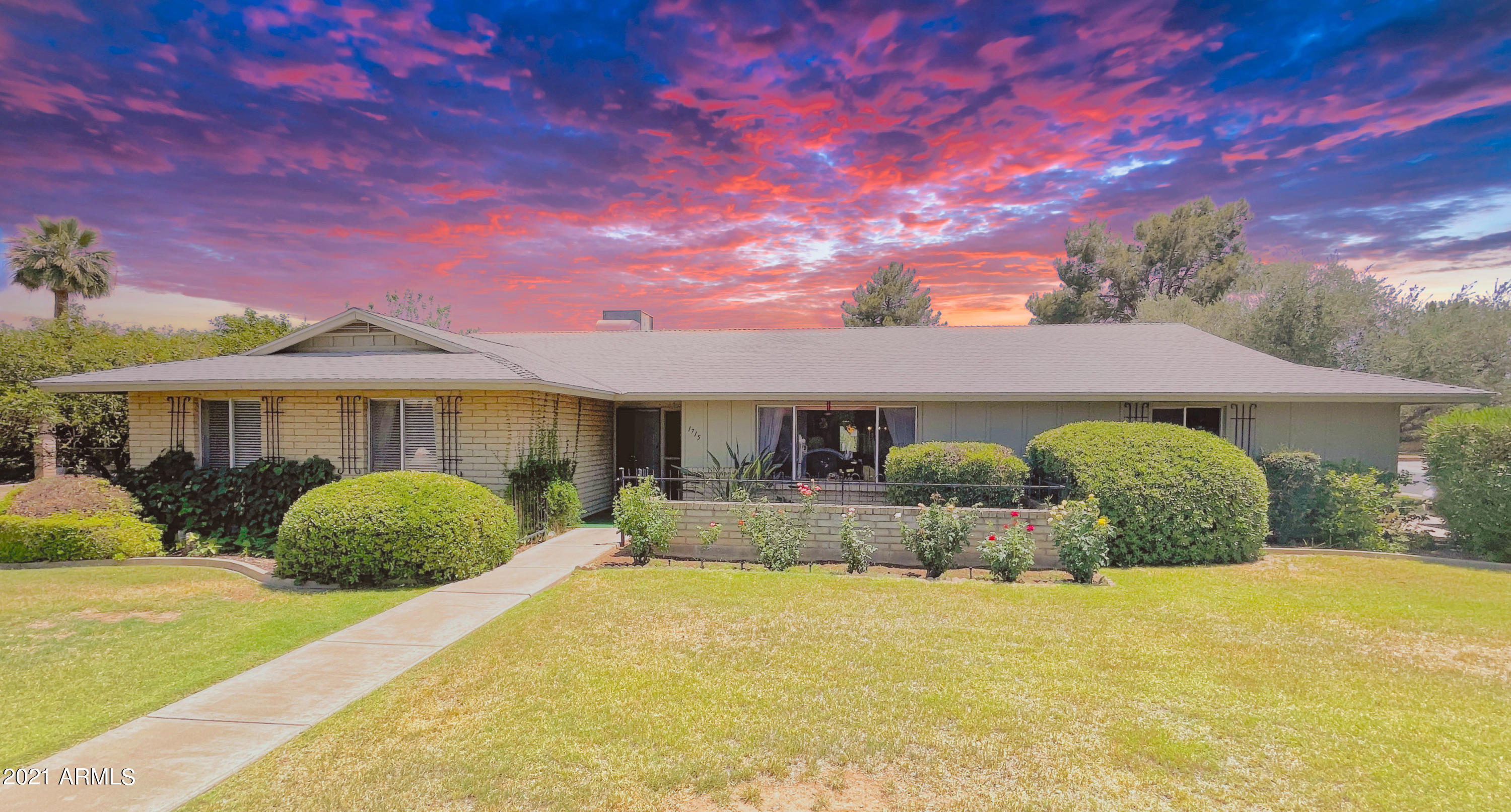 1715 West Seldon Lane Phoenix, AZ 85021 - Photo 1 of 13 1715 Seldon Front