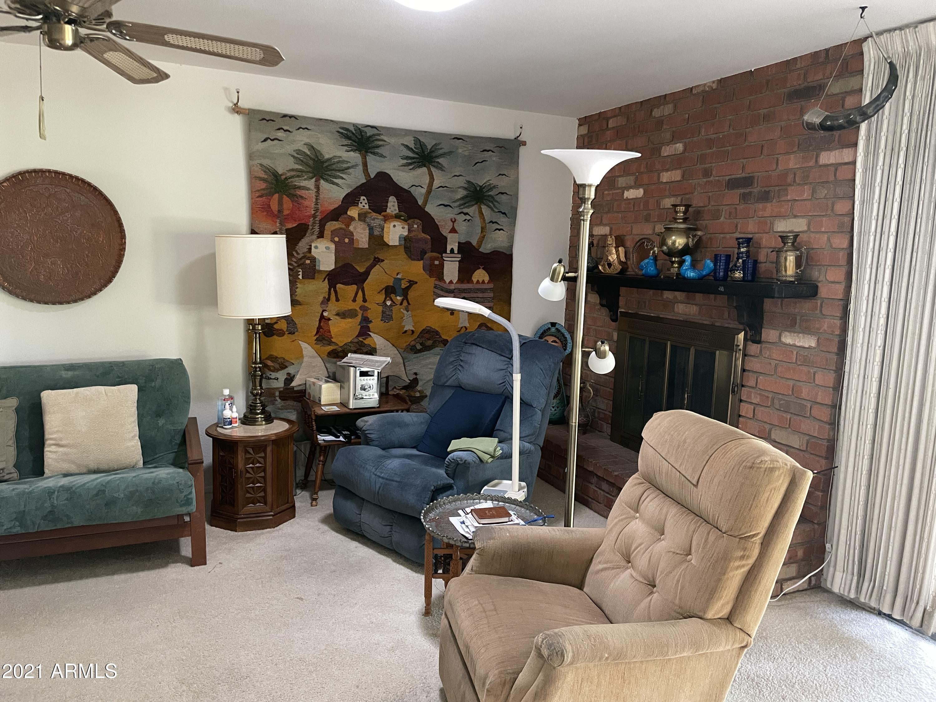 1715 West Seldon Lane Phoenix, AZ 85021 - Photo 4 of 13 IMG_2145