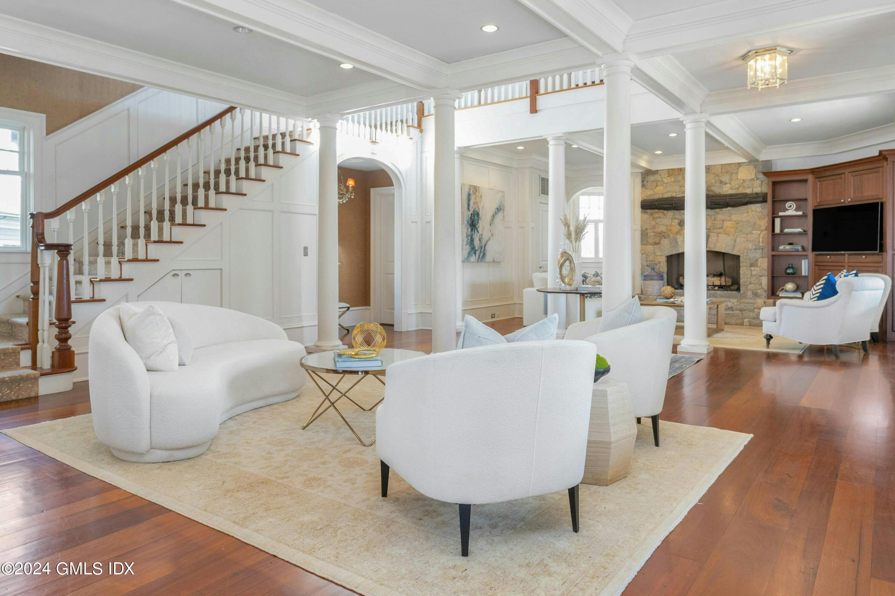 53 Keofferam Road Old Greenwich, CT 06870 - Photo 13 of 37 013-419023-007-460941-_X0A0309_13202744_