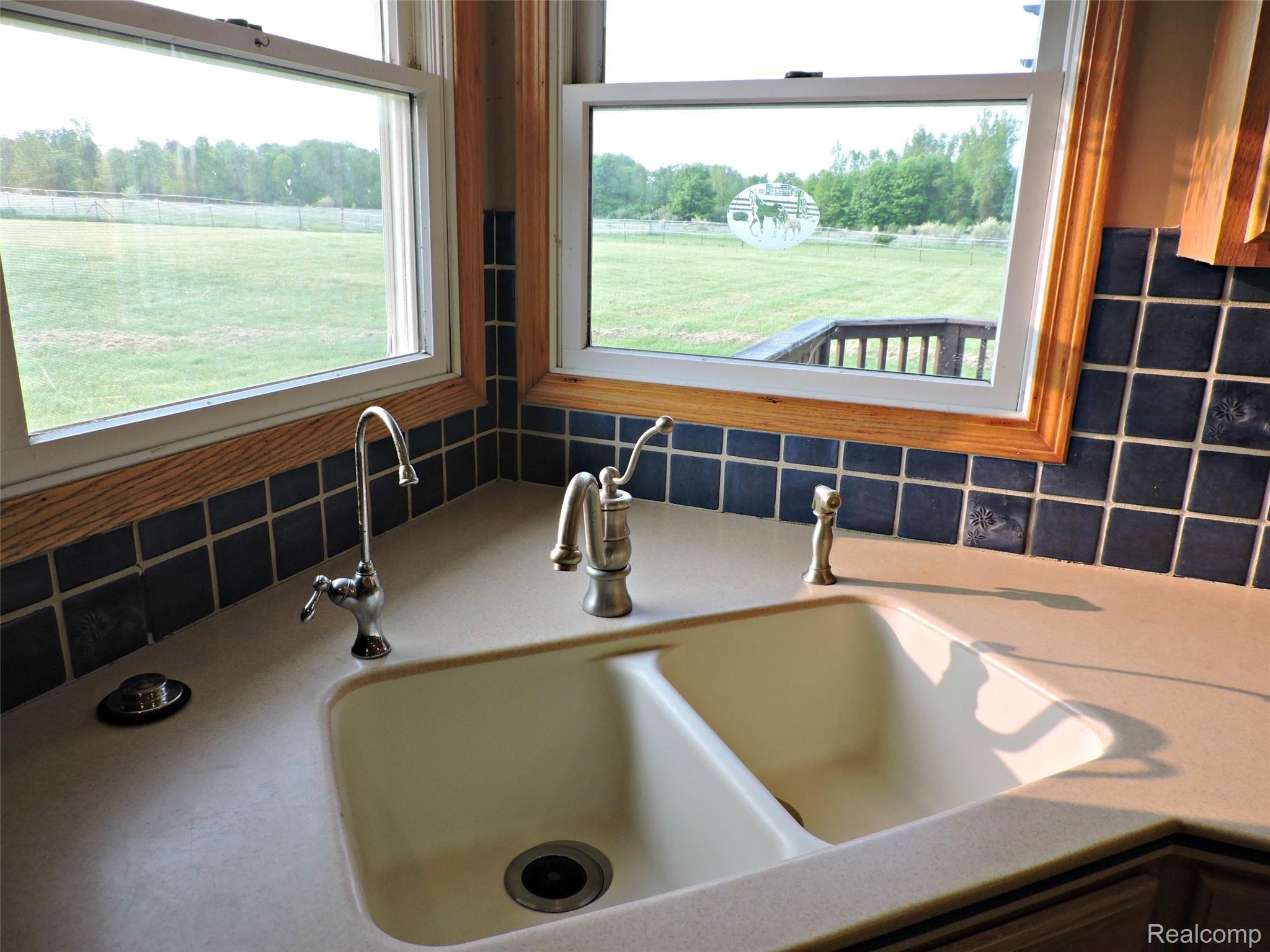 11342 East Carpenter Road Davison, MI 48423 - Photo 16 of 57 15.JPG