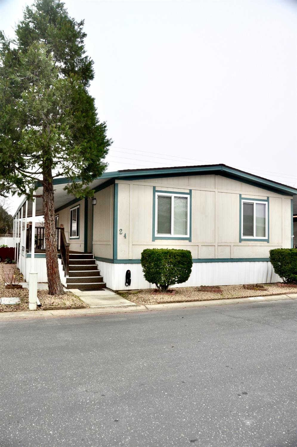 24 Schooner Lane Modesto, CA 95356 - Photo 1 of 44