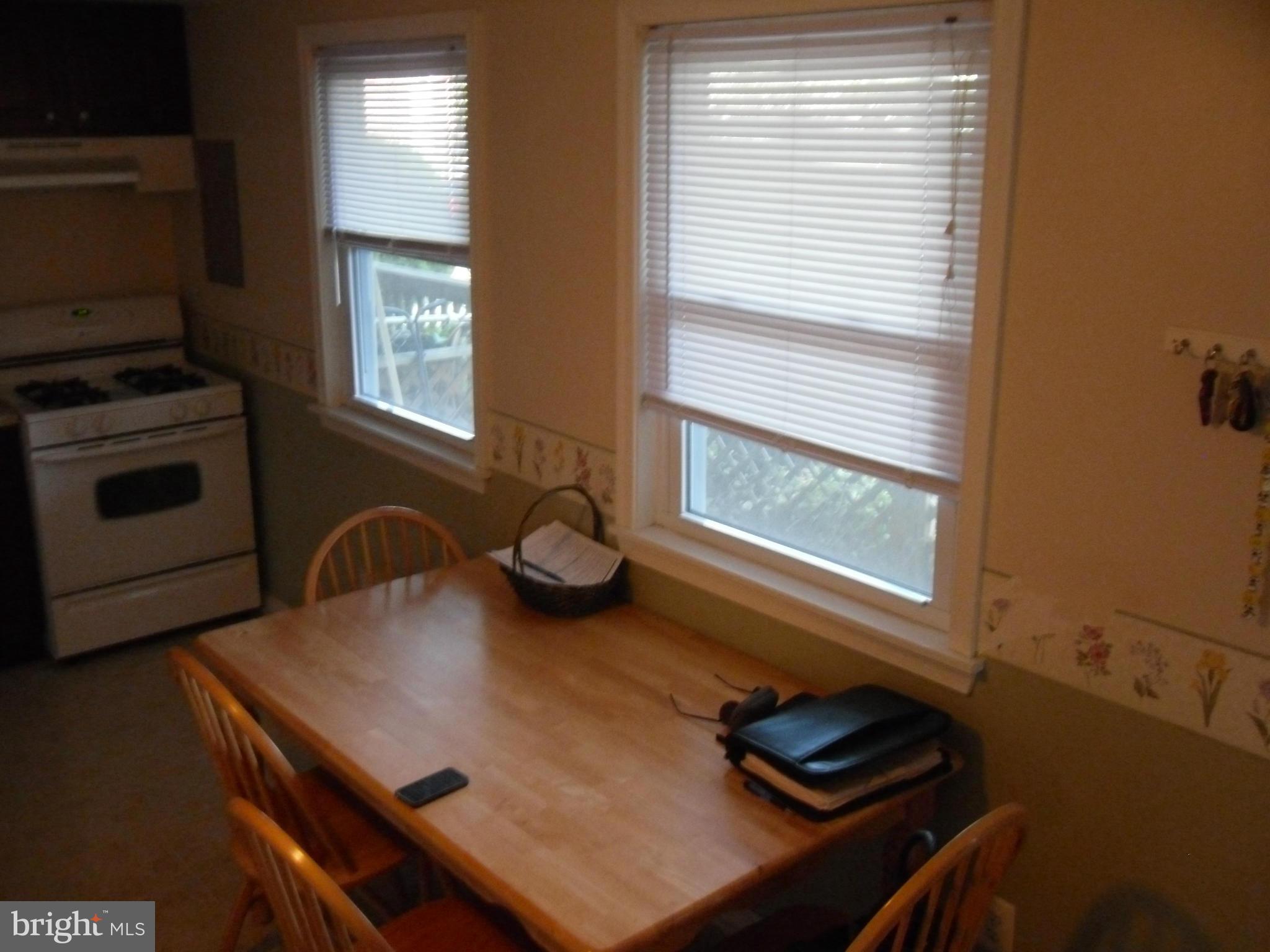 4204 Hollins Ferry Road Baltimore, MD 21227 - Photo 8 of 22 Kitchen