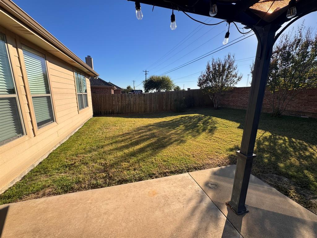 129 Sierra Drive Waxahachie, TX 75167 - Photo 23 of 24 a view of swimming pool with patio