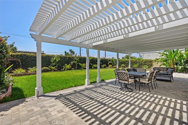 $1,625,000 | 9952 Kite Drive, Huntington Beach, CA 92646