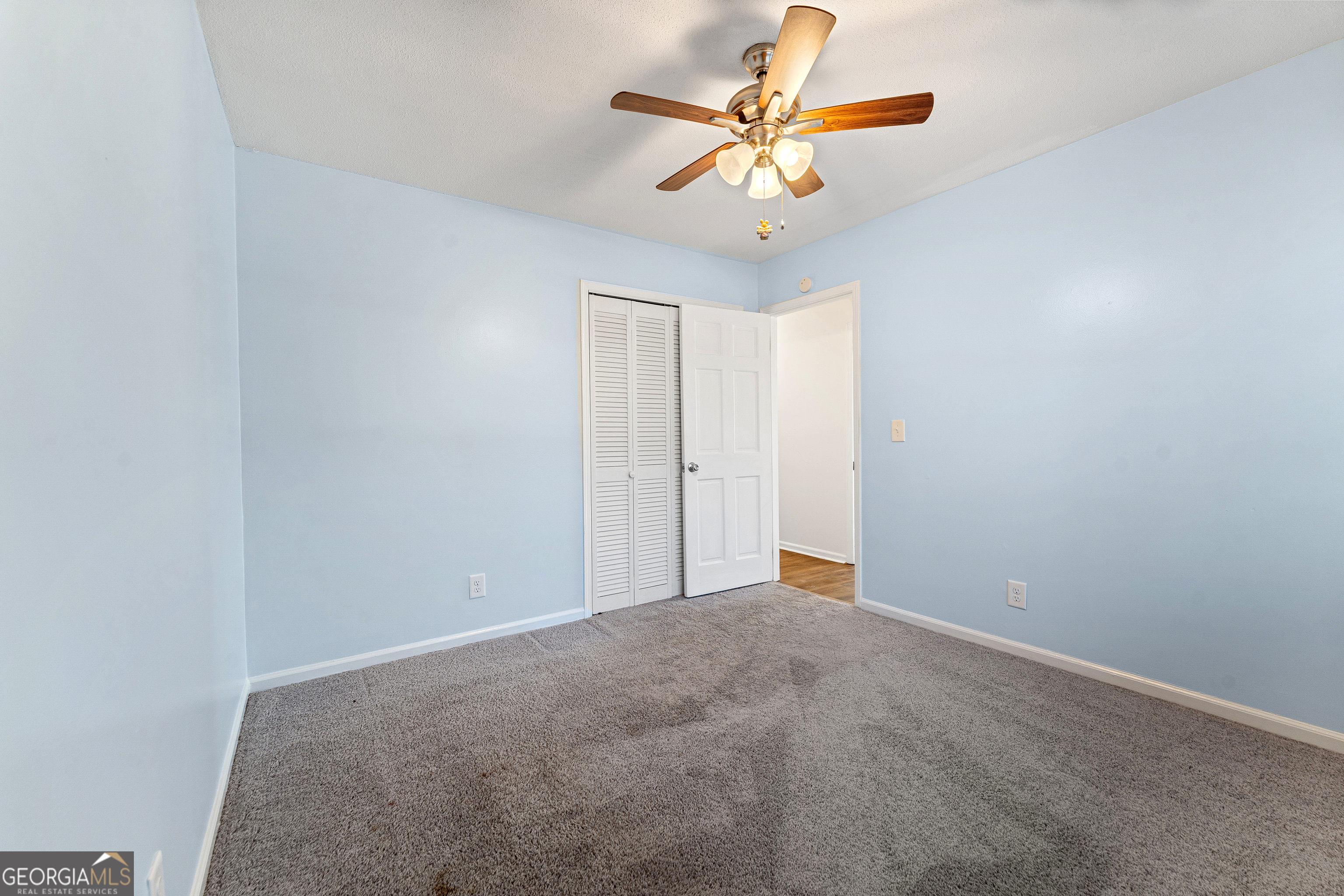 101 Fisher Drive Hartwell, GA 30643 - Photo 8 of 48 a view of a big room with a chandelier fan
