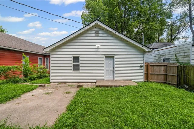 $115,000 | 1426 North 3rd Street, St. Joseph, MO 64505