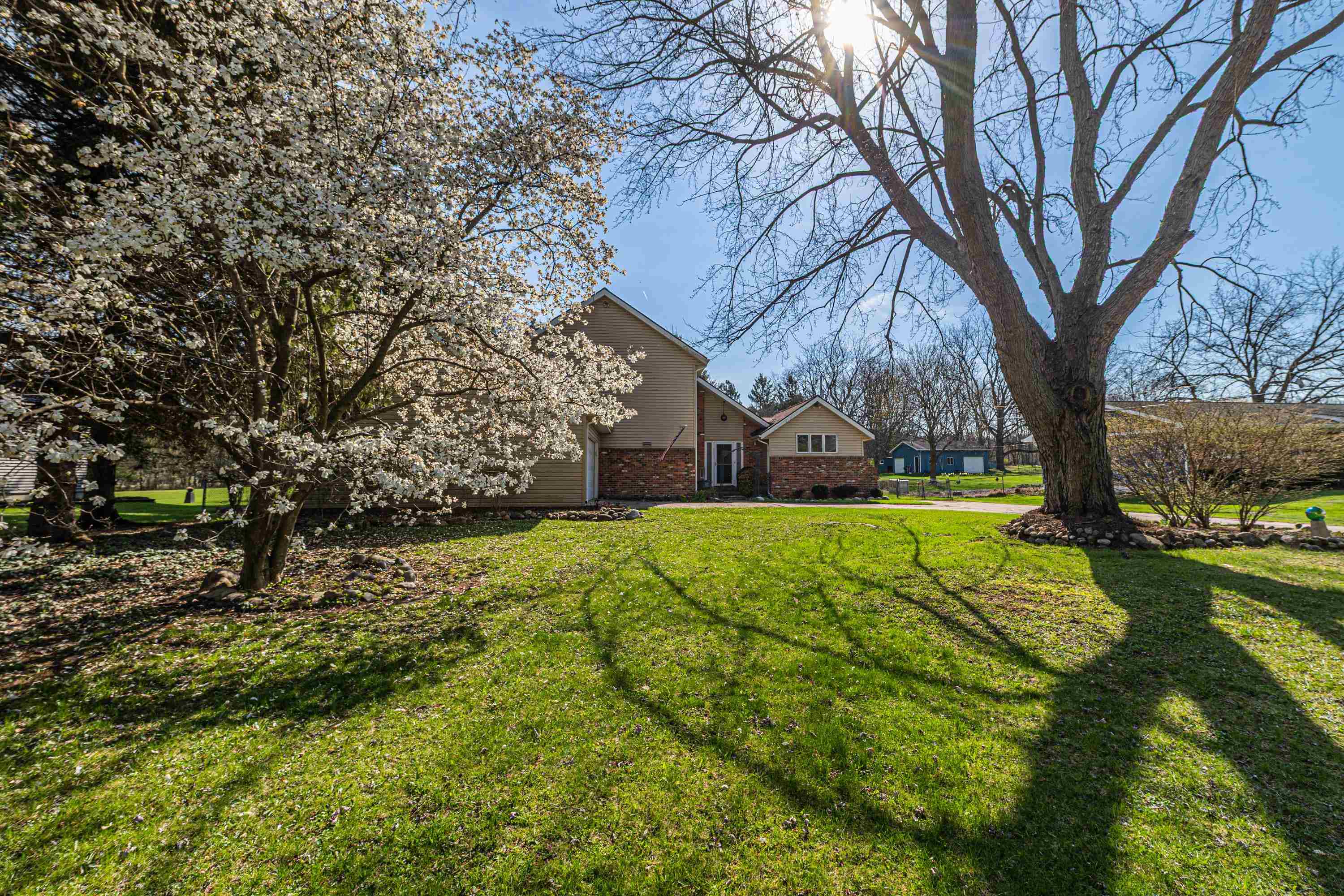 5590 Edgar Road Clarkston, MI 48346 - Photo 40 of 51 50172448-ae28c946-fcf1-447b-b396-ee70ba9d2cbb.JPG