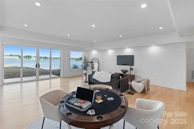 $4,350,000 | 21528 Norman Shores Drive, Cornelius, NC 28031