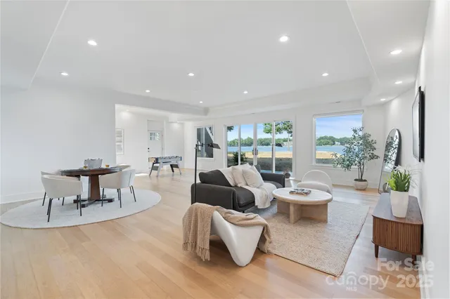 $4,350,000 | 21528 Norman Shores Drive, Cornelius, NC 28031