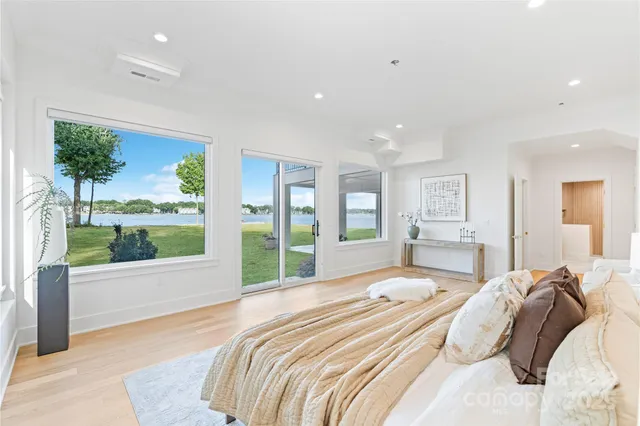 $4,350,000 | 21528 Norman Shores Drive, Cornelius, NC 28031