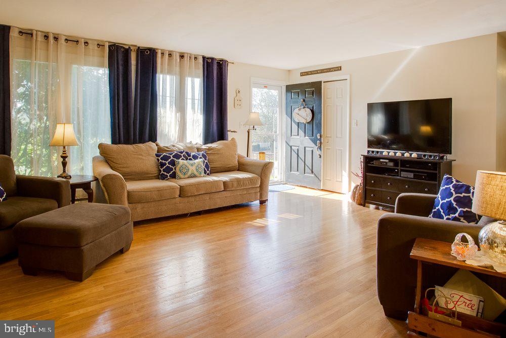 5660 Chambers Hill Road Harrisburg, PA 17111 - Photo 4 of 25 Gallery Image 4