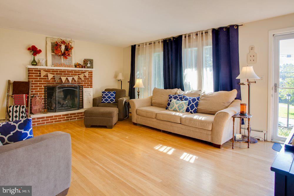 5660 Chambers Hill Road Harrisburg, PA 17111 - Photo 6 of 25 Gallery Image 6