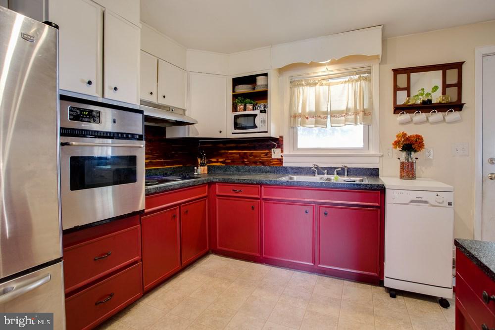 5660 Chambers Hill Road Harrisburg, PA 17111 - Photo 10 of 25 Gallery Image 10