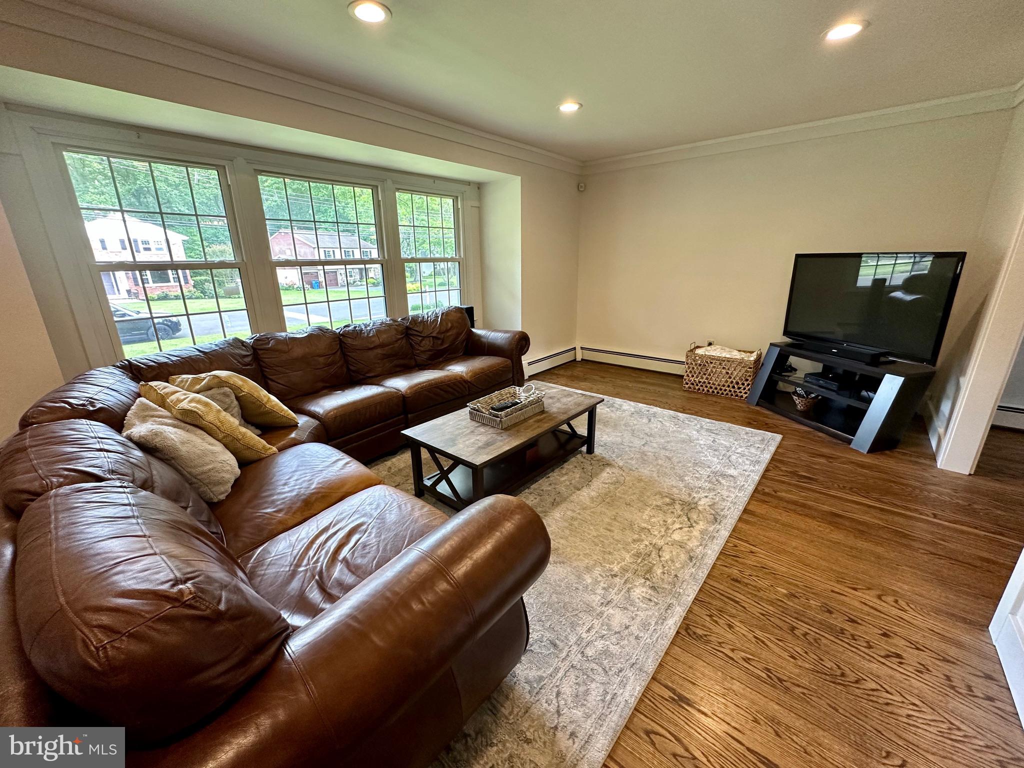 633 Kings Road Yardley, PA 19067 - Photo 9 of 27 Gallery Image 9