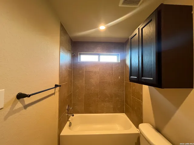 $1,395 | 6410 Luglio Lane, Unit 104, San Antonio, TX 78233