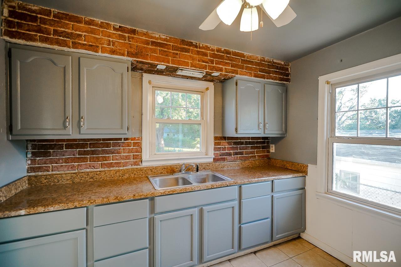 234 East Cherry Ridge Road Peoria, IL 61614 - Photo 8 of 26 Gallery Image 8