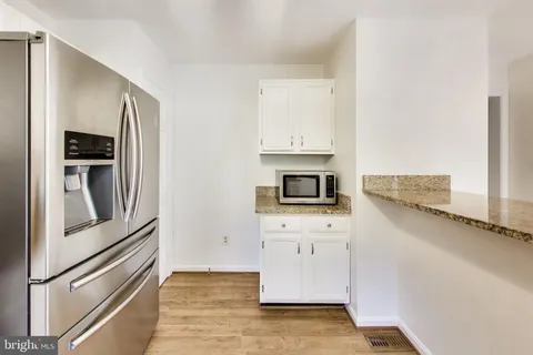 $560,000 | 14738 Grobie Pond Lane, Centreville, VA 20120