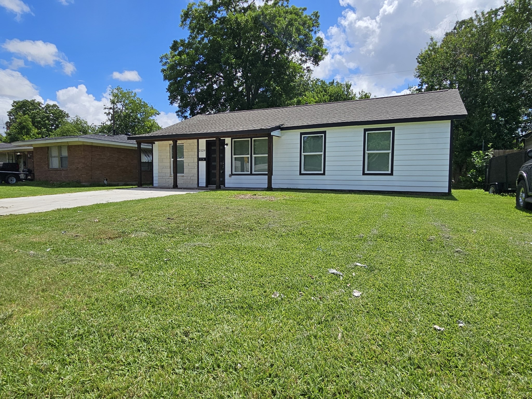 2129 Raspberry Lane Pasadena, TX 77502 - Photo 2 of 30