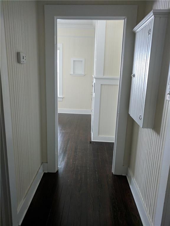 412 Southwest California Avenue Stuart, FL 34994 - Photo 20 of 46 an entryway with a window