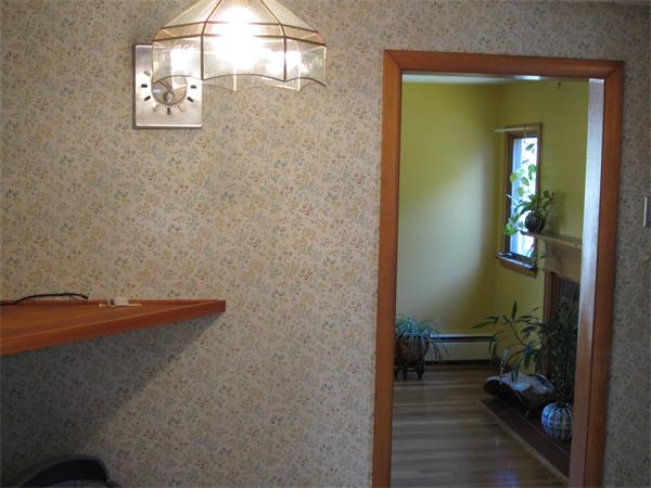 172 Bacon Road Springfield, MA 01119 - Photo 8 of 17
