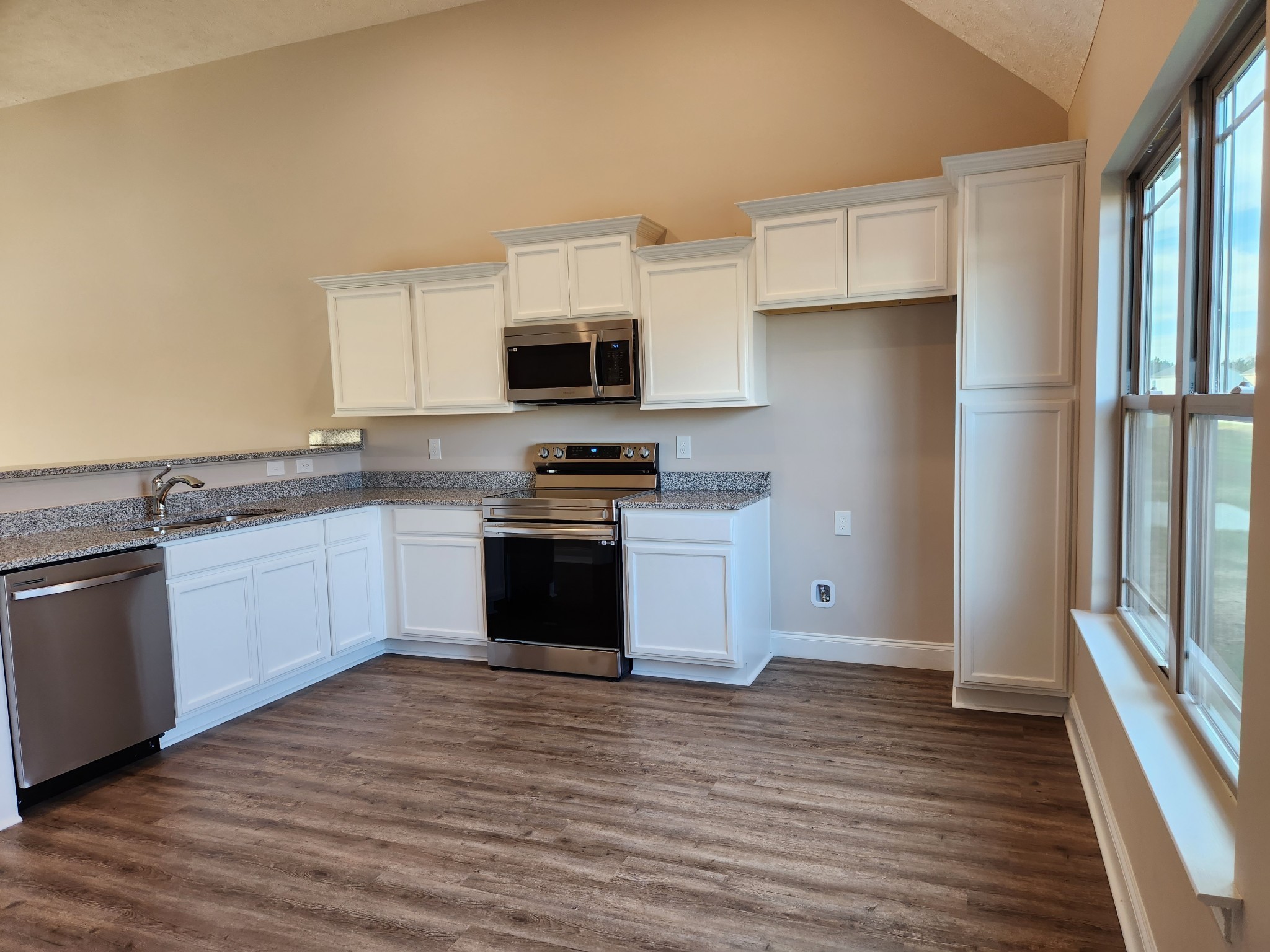 2112 Red Barn Road Christiana, TN 37037 - Photo 15 of 67 Kitchen Features Custom Cabinets and Granite Counter Tops. Picture of Similar House.