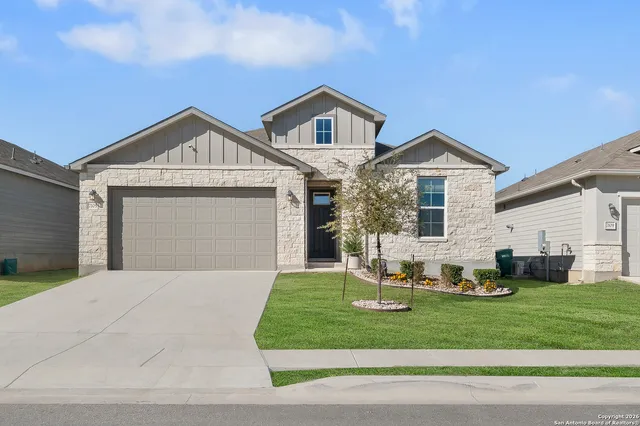 $380,000 | 7105 Walkers Loop, San Antonio, TX 78233