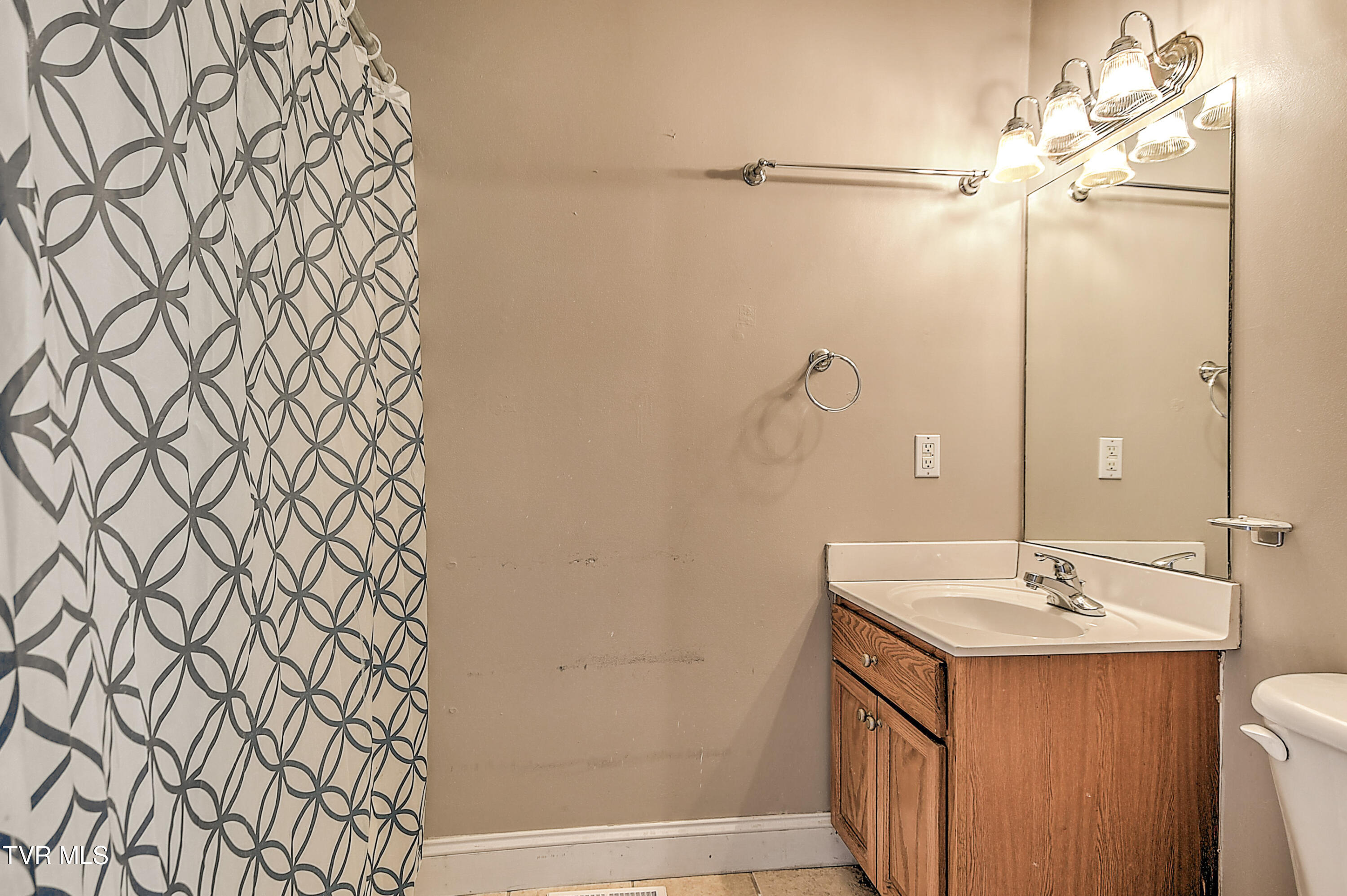 2518 Plymouth Road, Unit 45 Johnson City, TN 37601 - Photo 20 of 25 2518 Plymouth TH-24