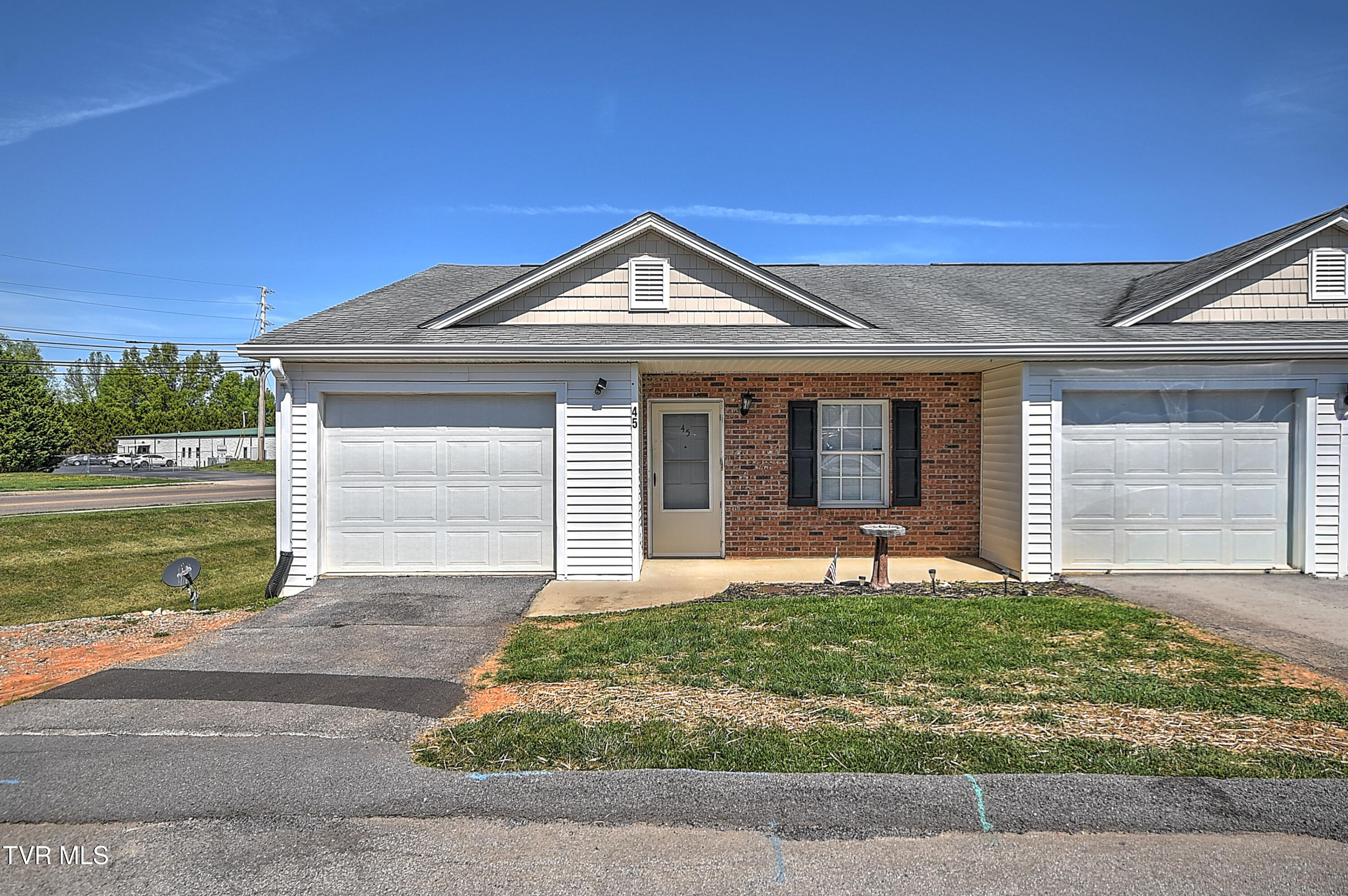 2518 Plymouth Road, Unit 45 Johnson City, TN 37601 - Photo 2 of 25 2518 Plymouth TH-2