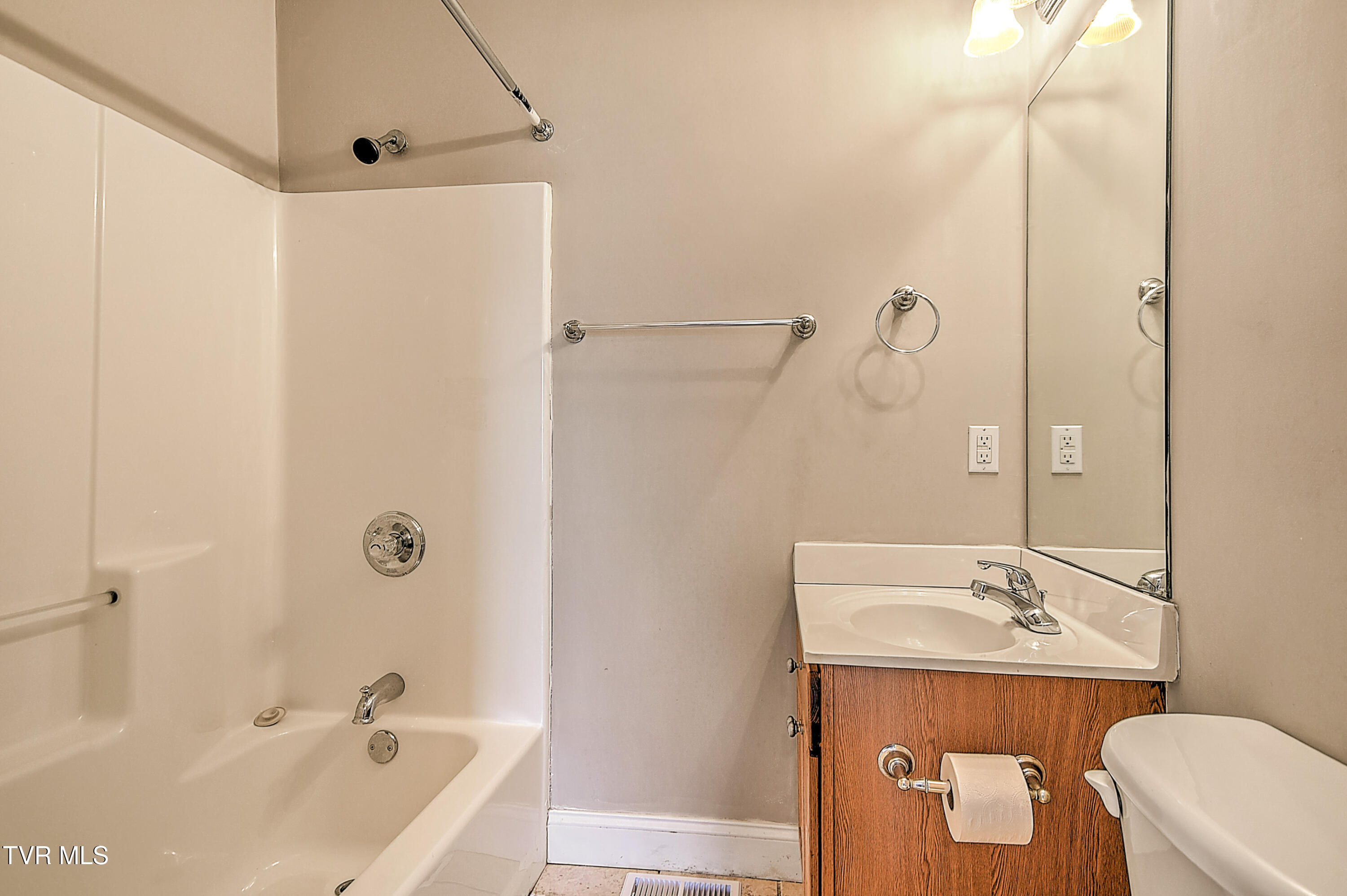 2518 Plymouth Road, Unit 45 Johnson City, TN 37601 - Photo 8 of 25 2518 Plymouth TH-8