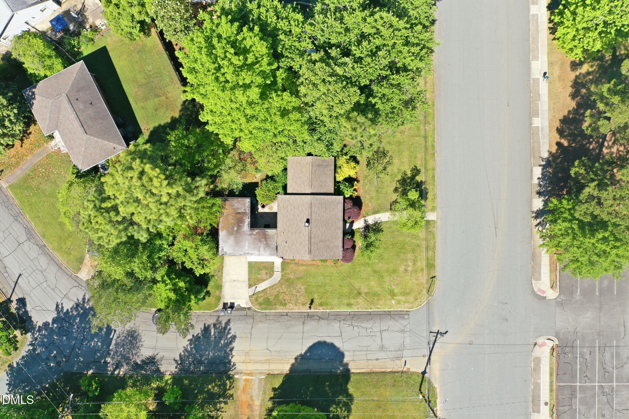 1504 Overbrook Road Burlington, NC 27215 - Photo 4 of 38 17-web-or-mls-DJI_0273