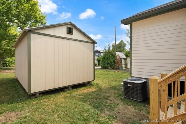 $279,500 | 310 Mechanic Street, Jeffersonville, IN 47130