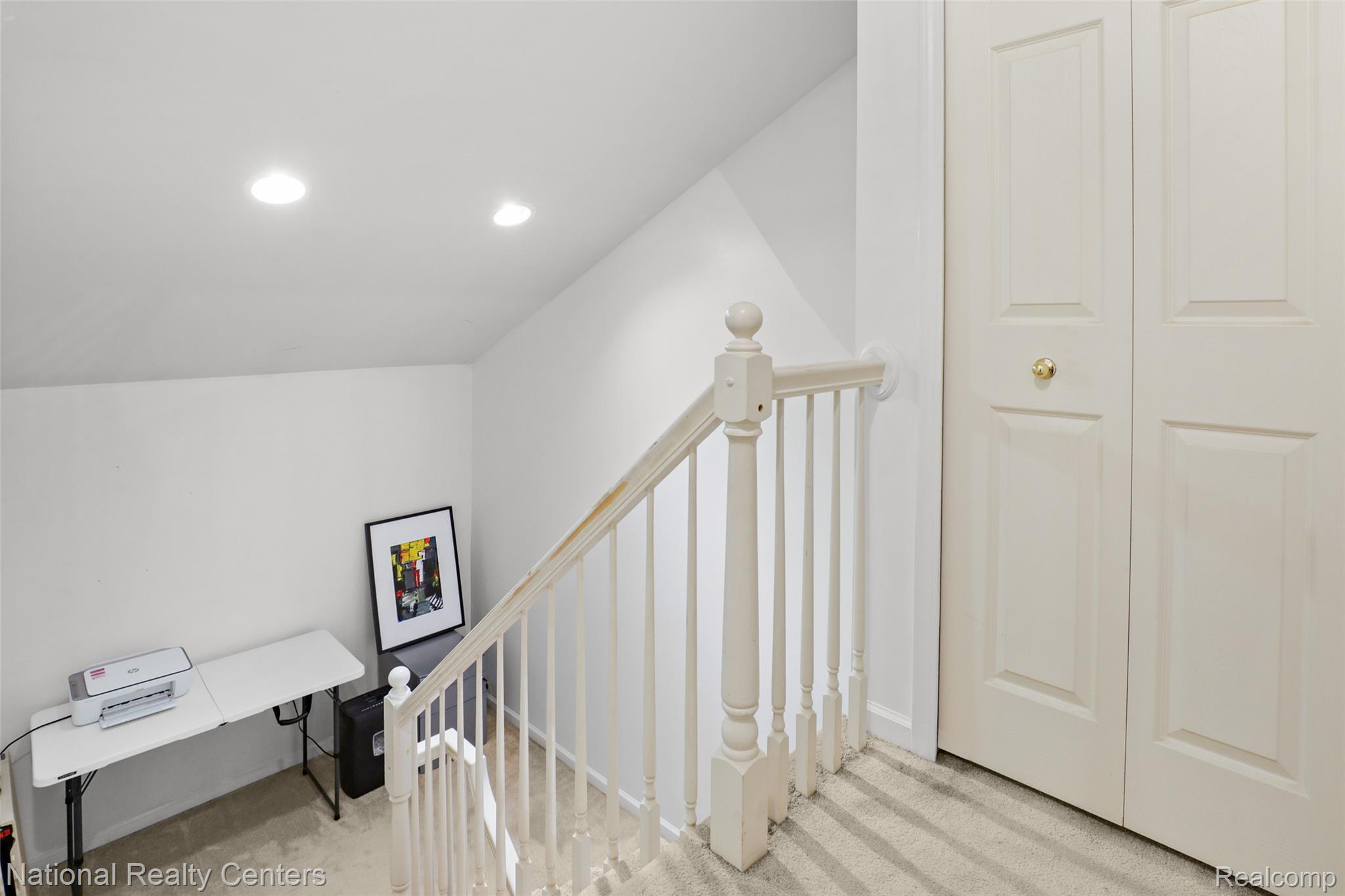 779 Red Run Drive Troy, MI 48085 - Photo 21 of 32 Large landing to the third floor