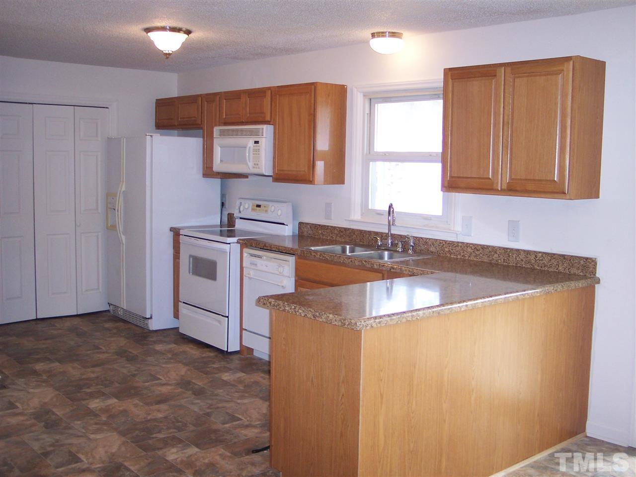 93 Biz Road Selma, NC 27576 - Photo 7 of 18 Gallery Image 7