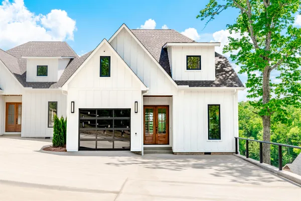 $1,200,000 | 154 Caribe Royale Pointe, Savannah, TN 38372