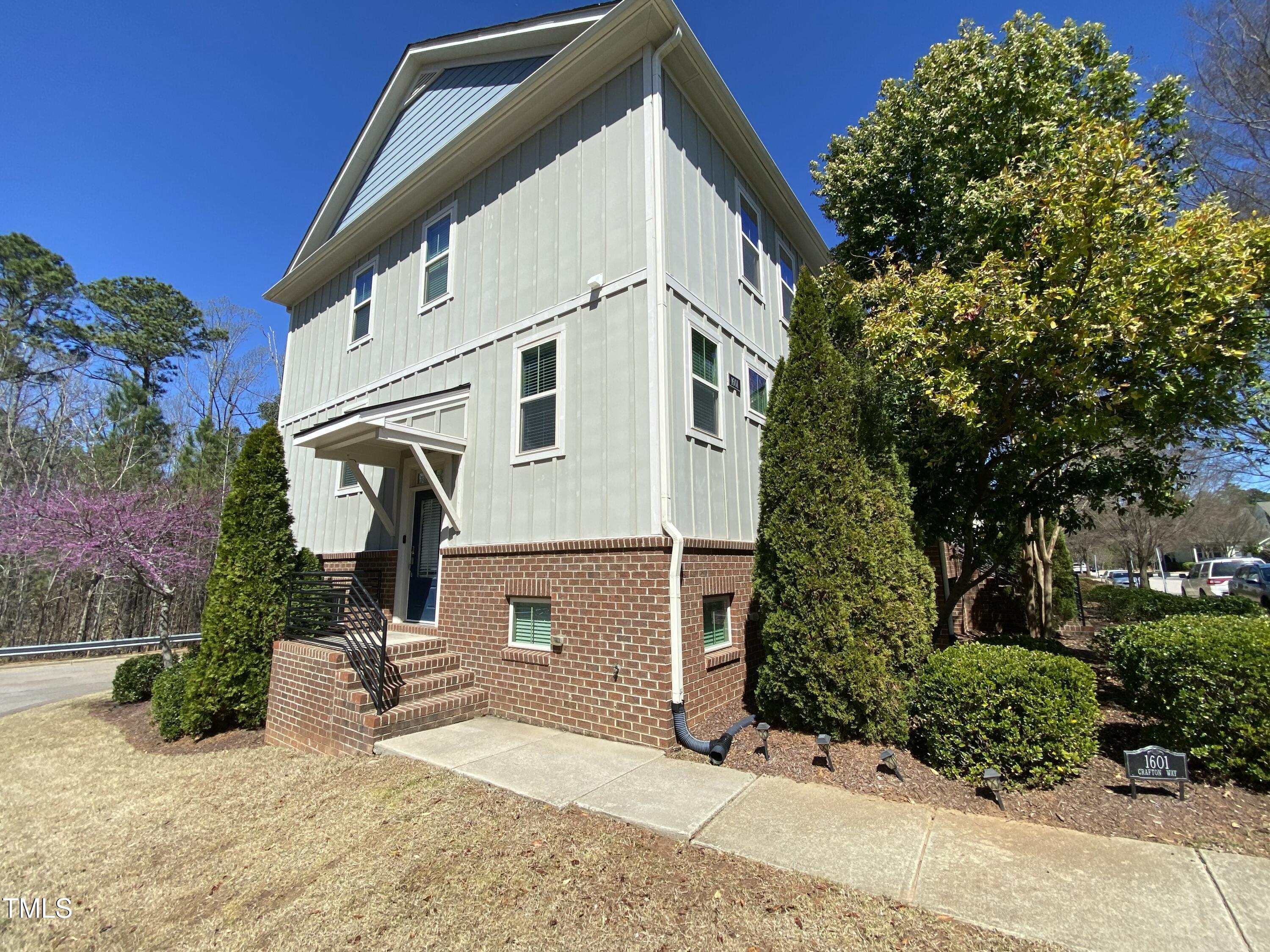 1601 Crafton Way Raleigh, NC 27607 - Photo 1 of 8 IMG_0697
