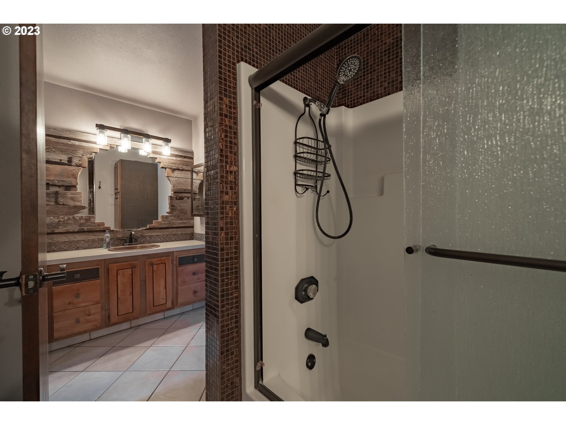 1310 River Road, Unit 12 Longview, WA 98632 - Photo 19 of 30 Bathroom
