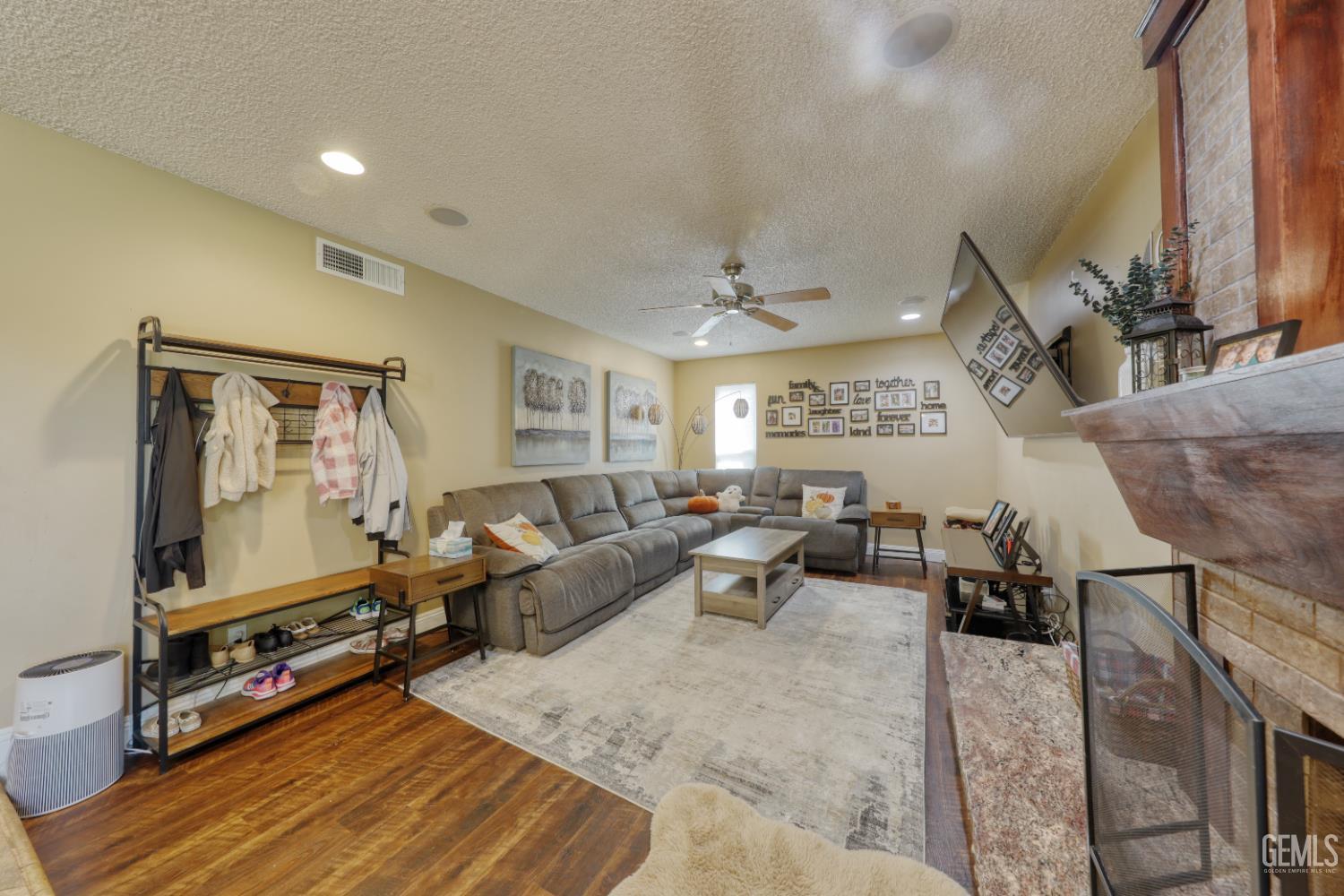 Undisclosed Address Bakersfield, CA 93308 - Photo 12 of 64